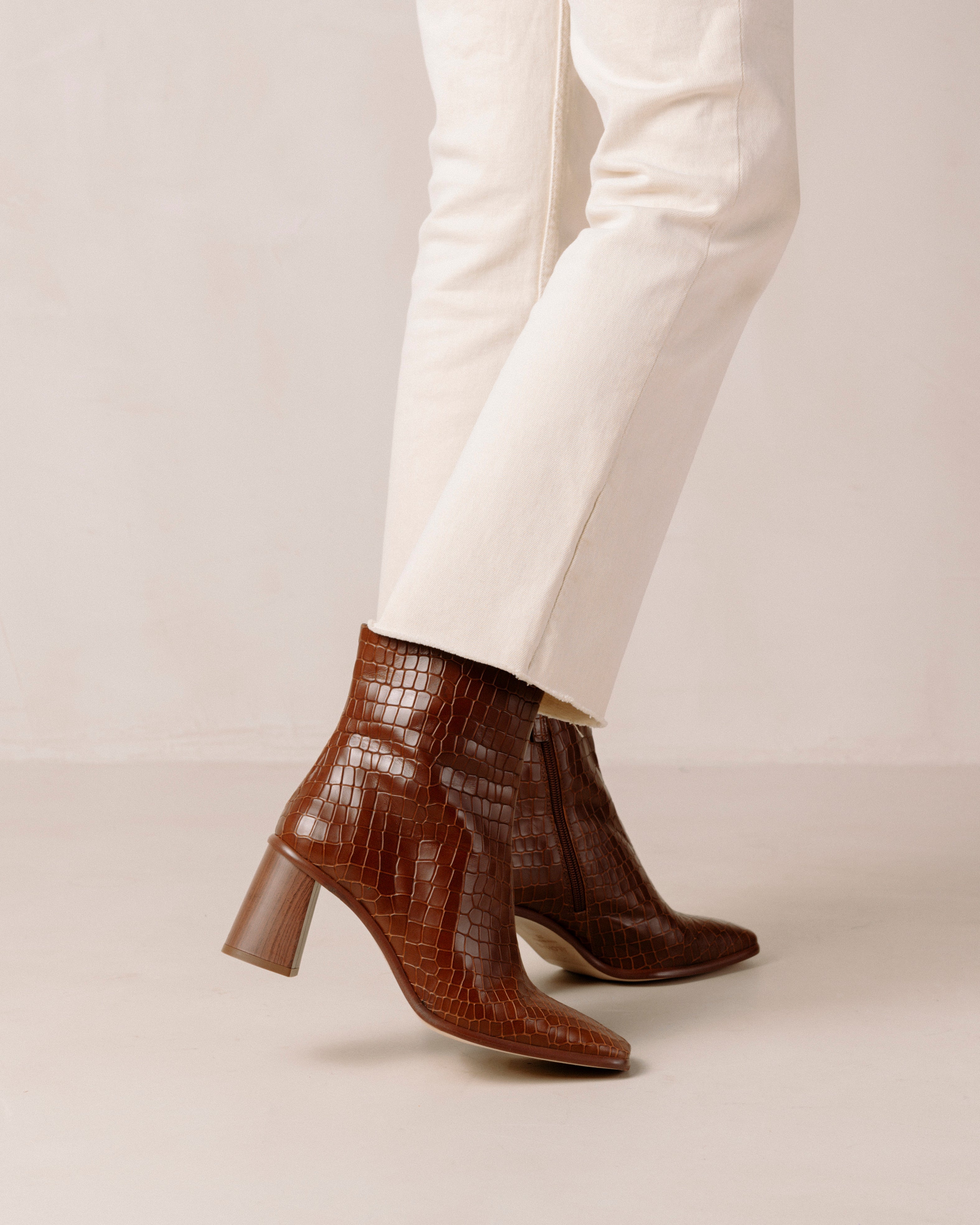 West Cape Croco - Brown Leather Boots | ALOHAS
