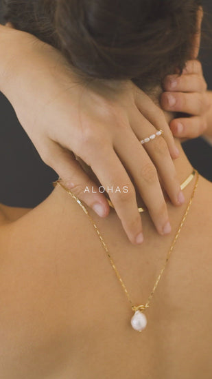 Teardrop - Pearl and Gold Necklace | ALOHAS