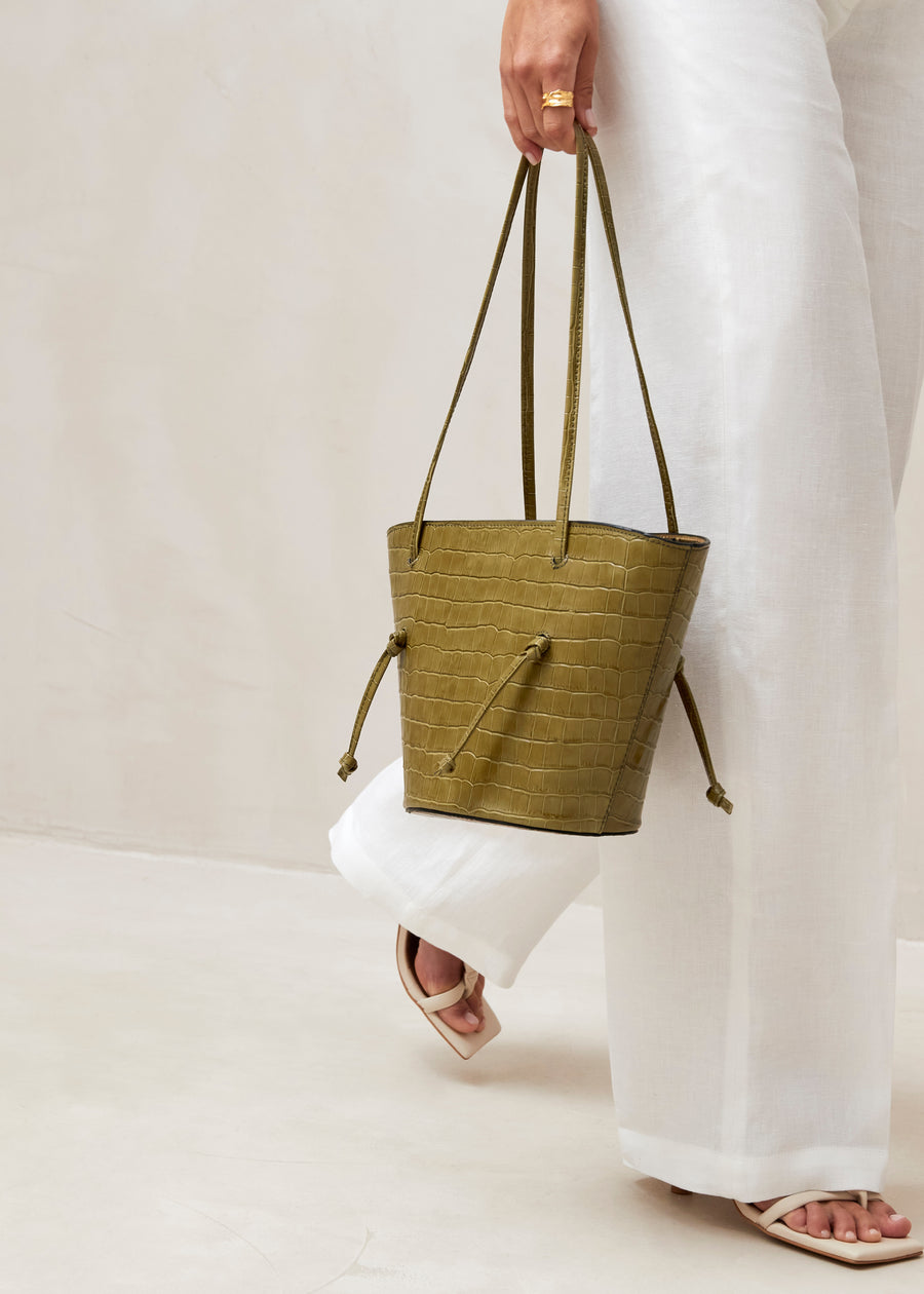 The Tangle Alli Green Leather Shoulder Bag
