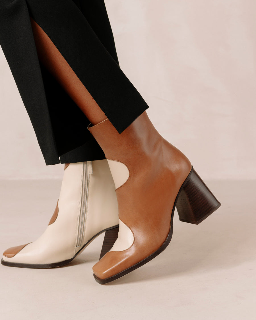 Blair Bicolor Camel Cream Ankle Boots Ankle Boots ALOHAS