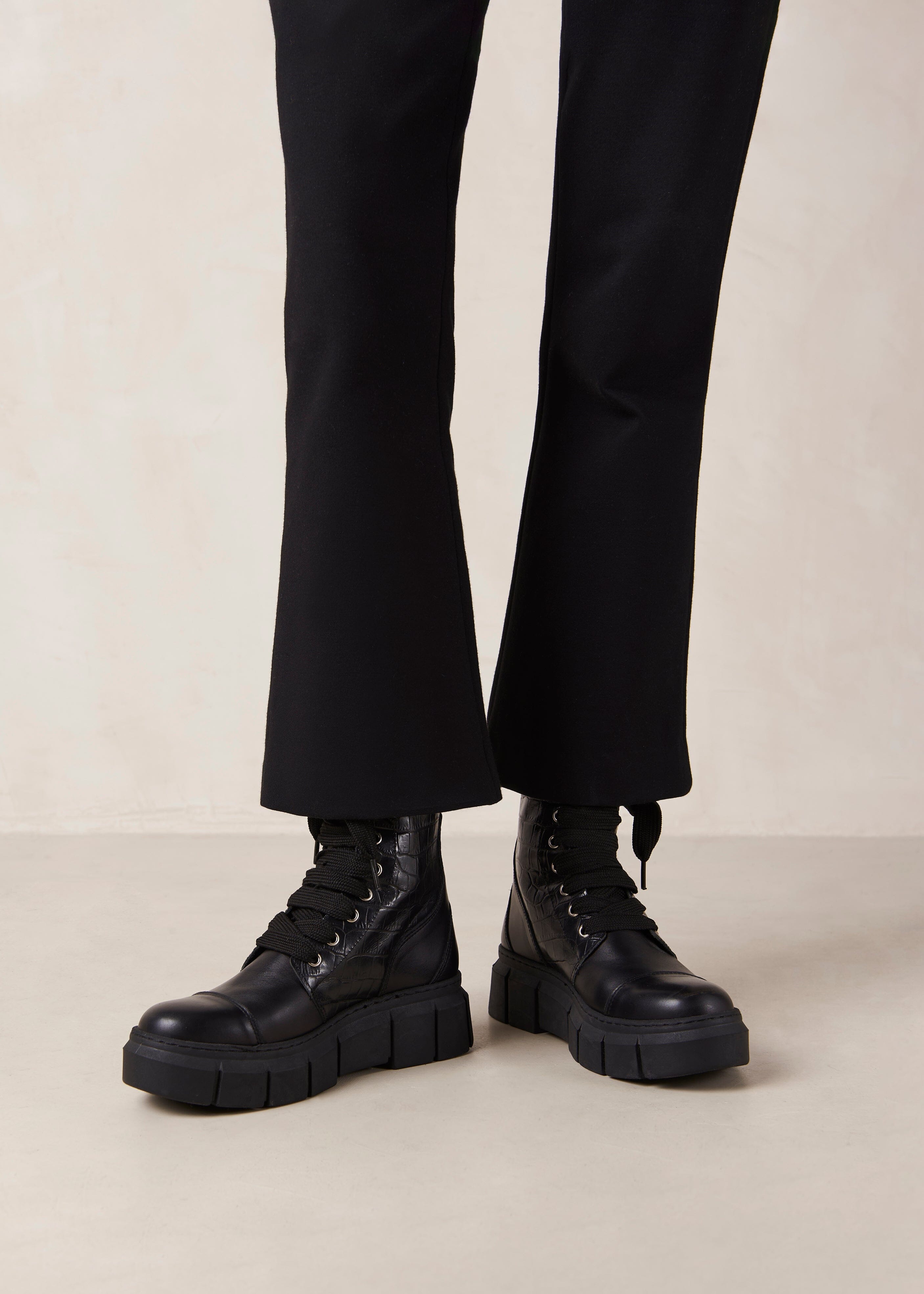 Can Can Croco - Black Leather Boots | ALOHAS