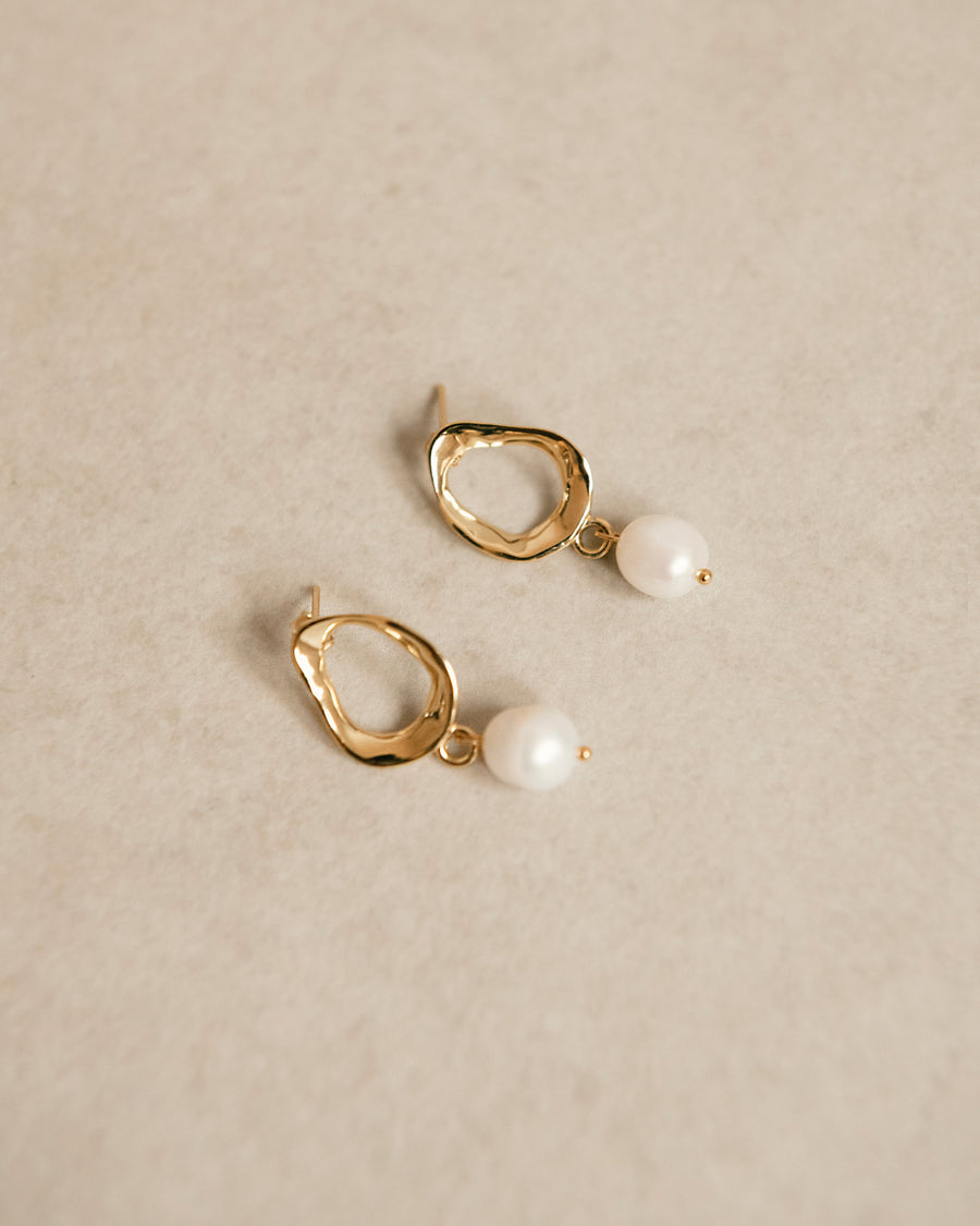 Cocoa Pearl Gold Earrings ALOHAS