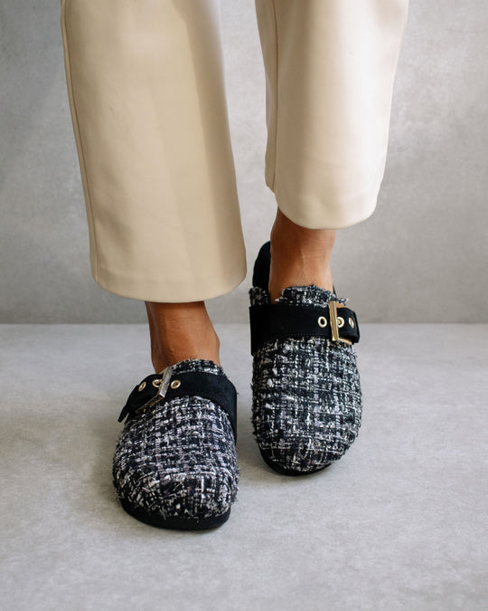 Cozy Tweed Black