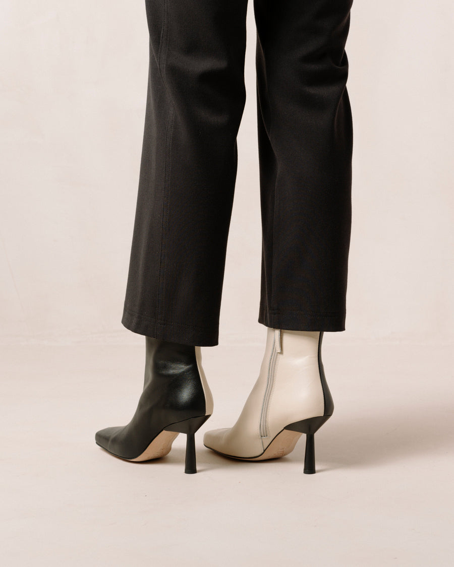 Frappe Bicolor Black Cream Leather Ankle Boots Ankle Boots ALOHAS