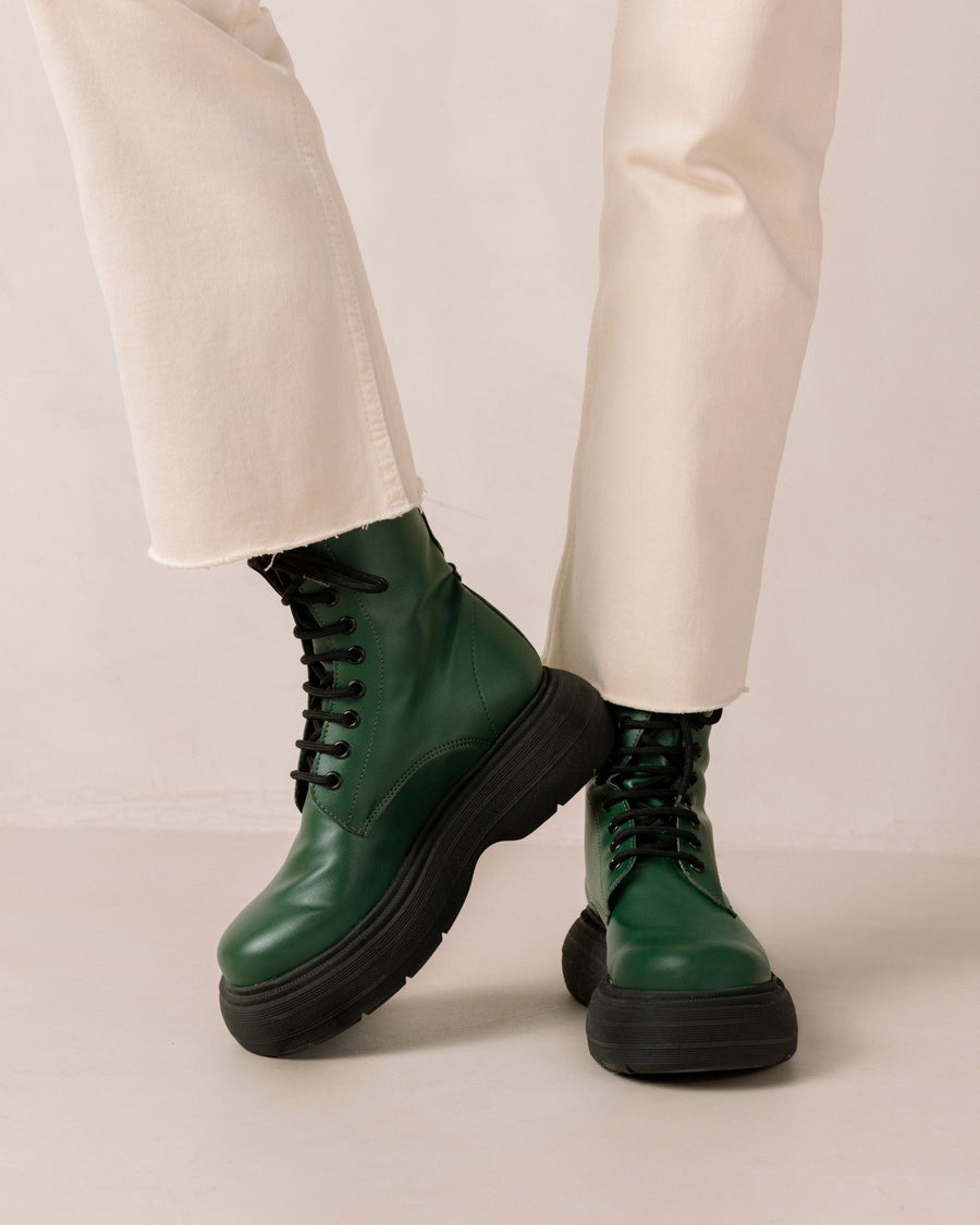 Gouache Cucumber Green Boots Svegan