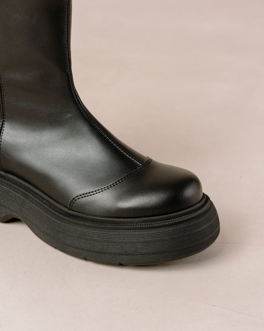 Ink Black Ankle Boots Svegan