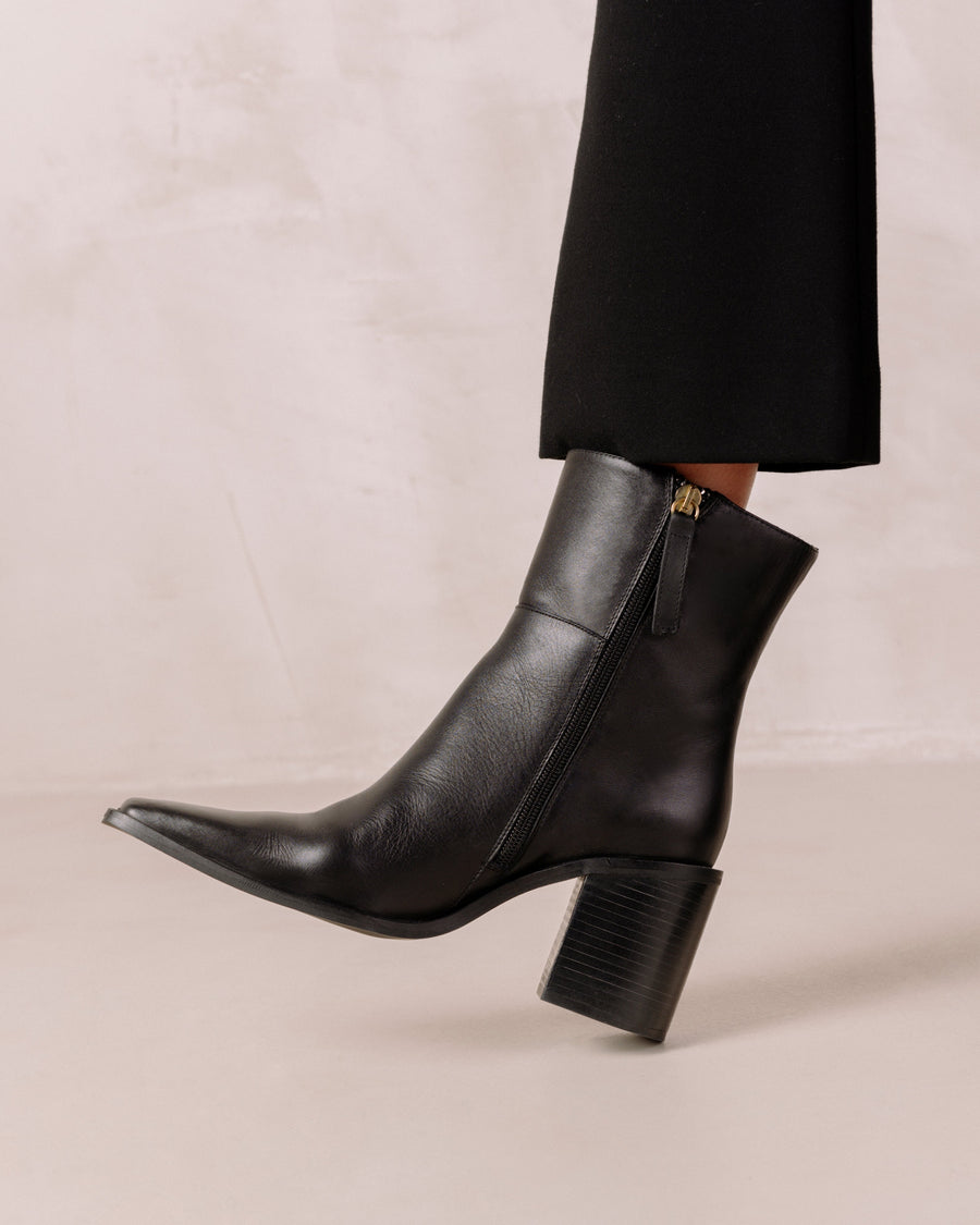 Julie Black Ankle Boots ALOHAS