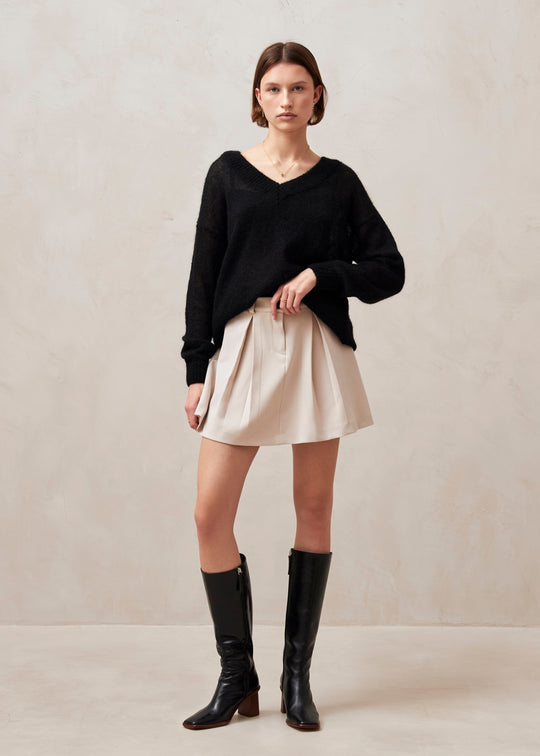 Pomeda Black Sweater