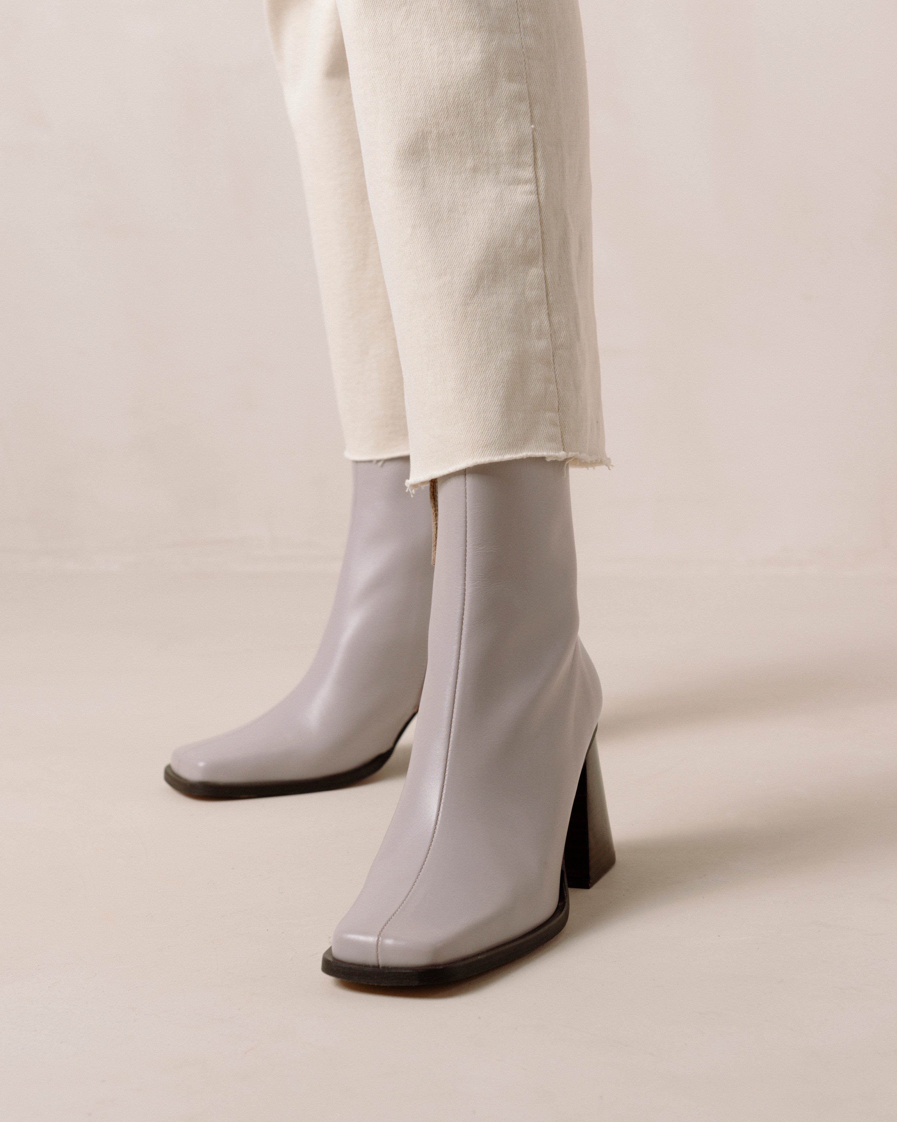 South - Lilac Leather Boots | ALOHAS