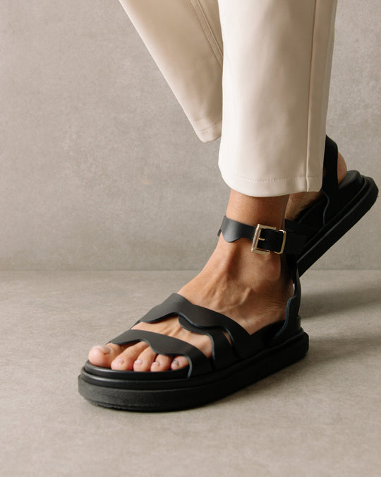 Wavy Black Sandals