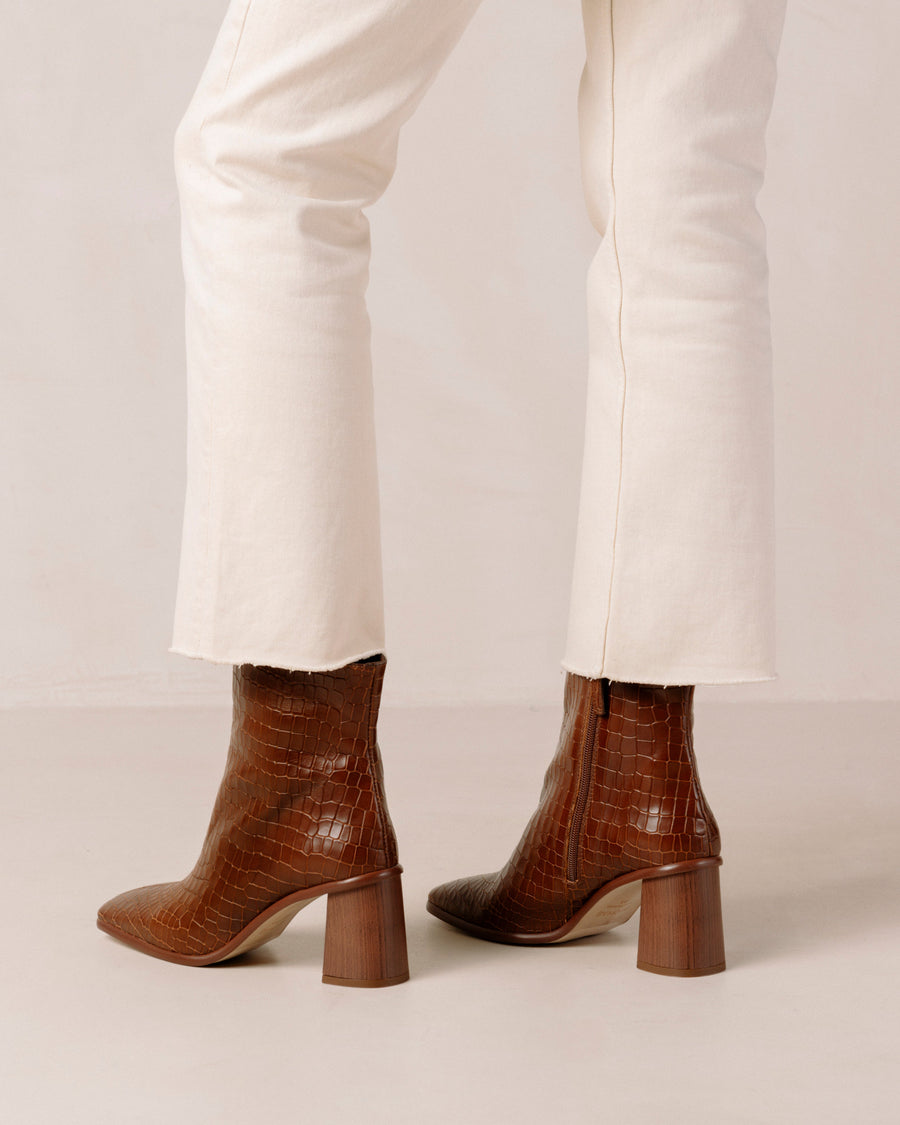 Hollow Calamity hvile West Cape Croco - Brown Leather Boots | ALOHAS