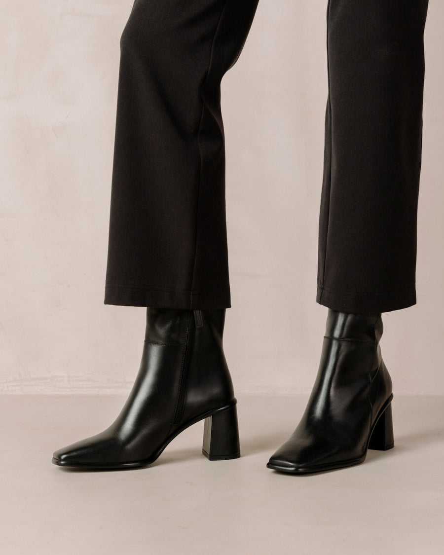 West Total Black Boots ALOHAS