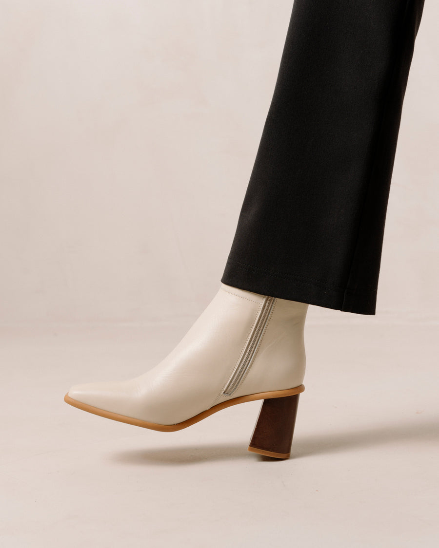 West Vintage Cream Leather Ankle Boots Ankle Boots ALOHAS